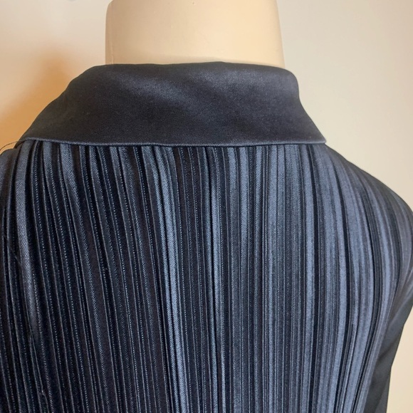 Elegant Black Pleated Dress - Picture 8 of 10